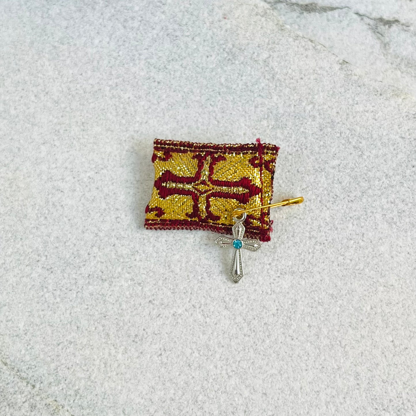 Amulet Fabric Filaxto - Gold / Red