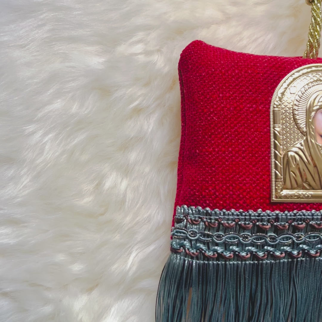 Load and play video in Gallery viewer, Filaxto Pillow - Panayia and Christos / The Virgin Mary and Jesus
